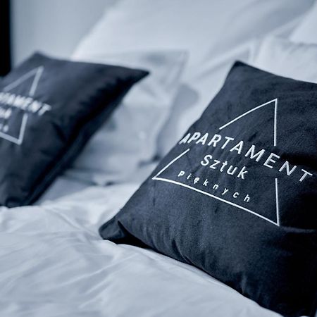 Apartament Sztuk Pieknych 10 ピワ エクステリア 写真