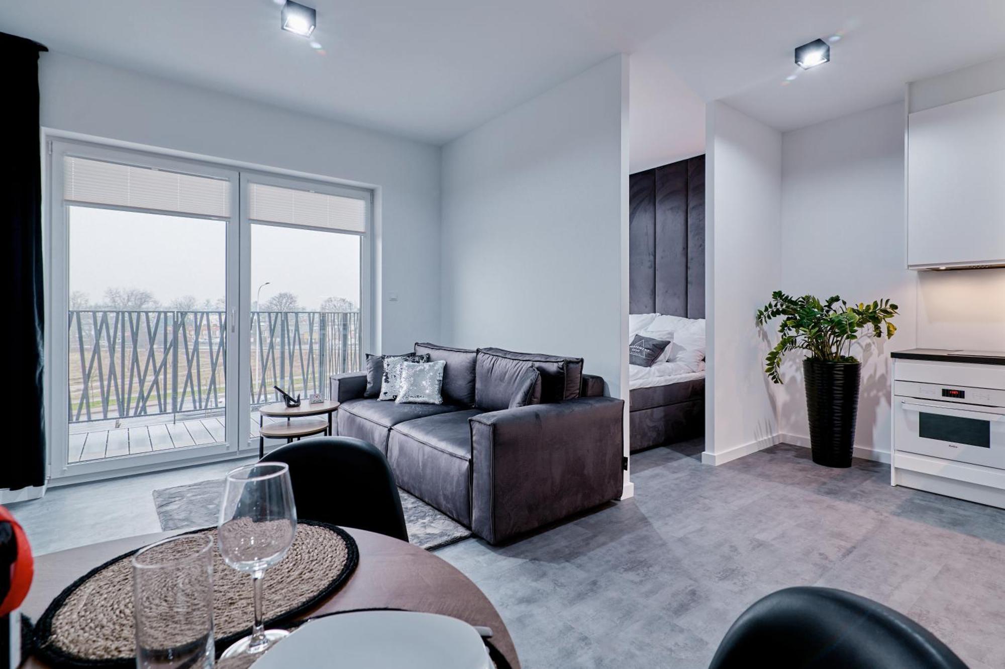 Apartament Sztuk Pieknych 10 ピワ エクステリア 写真