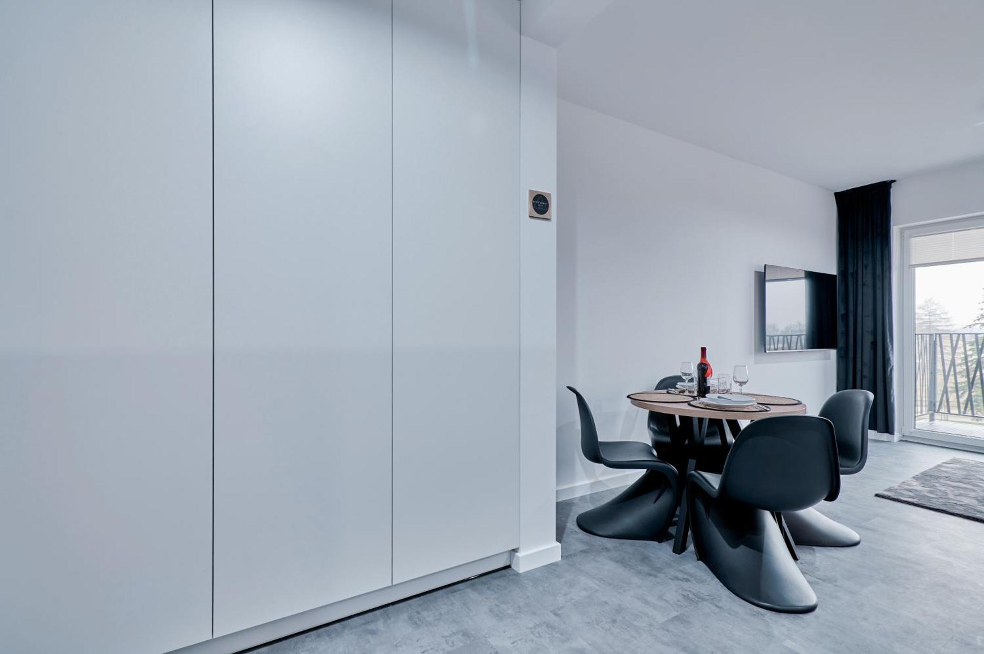 Apartament Sztuk Pieknych 10 ピワ エクステリア 写真